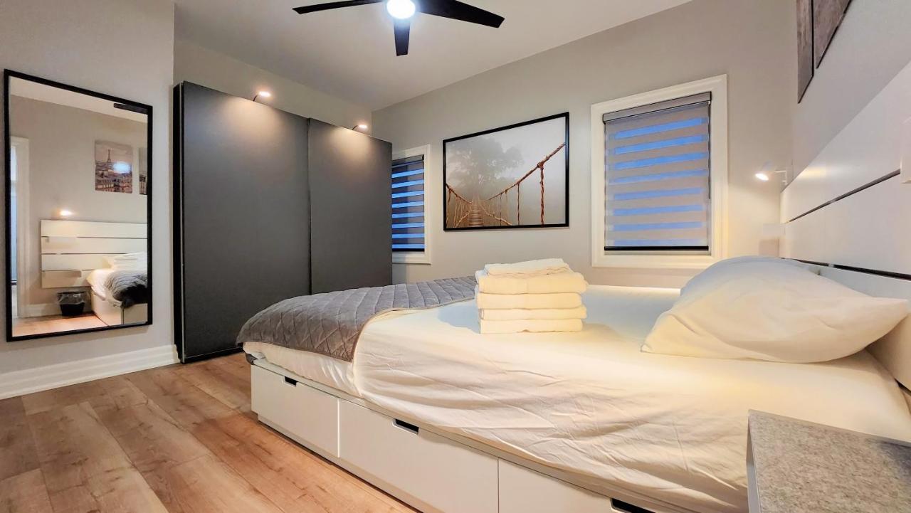The Cozy Cove Modern King-Bedroom Full Apartment Sainte-Catherine エクステリア 写真